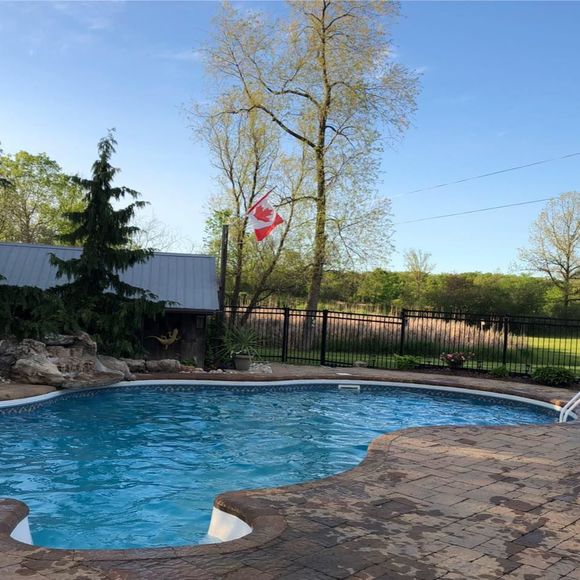 Meet your Posher, Tracy - Picture 1 of 1